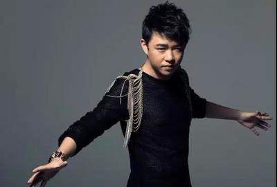 小豆音樂文化與金曲歌王劉嘉亮簽約，攜手共創文化藝術新篇章